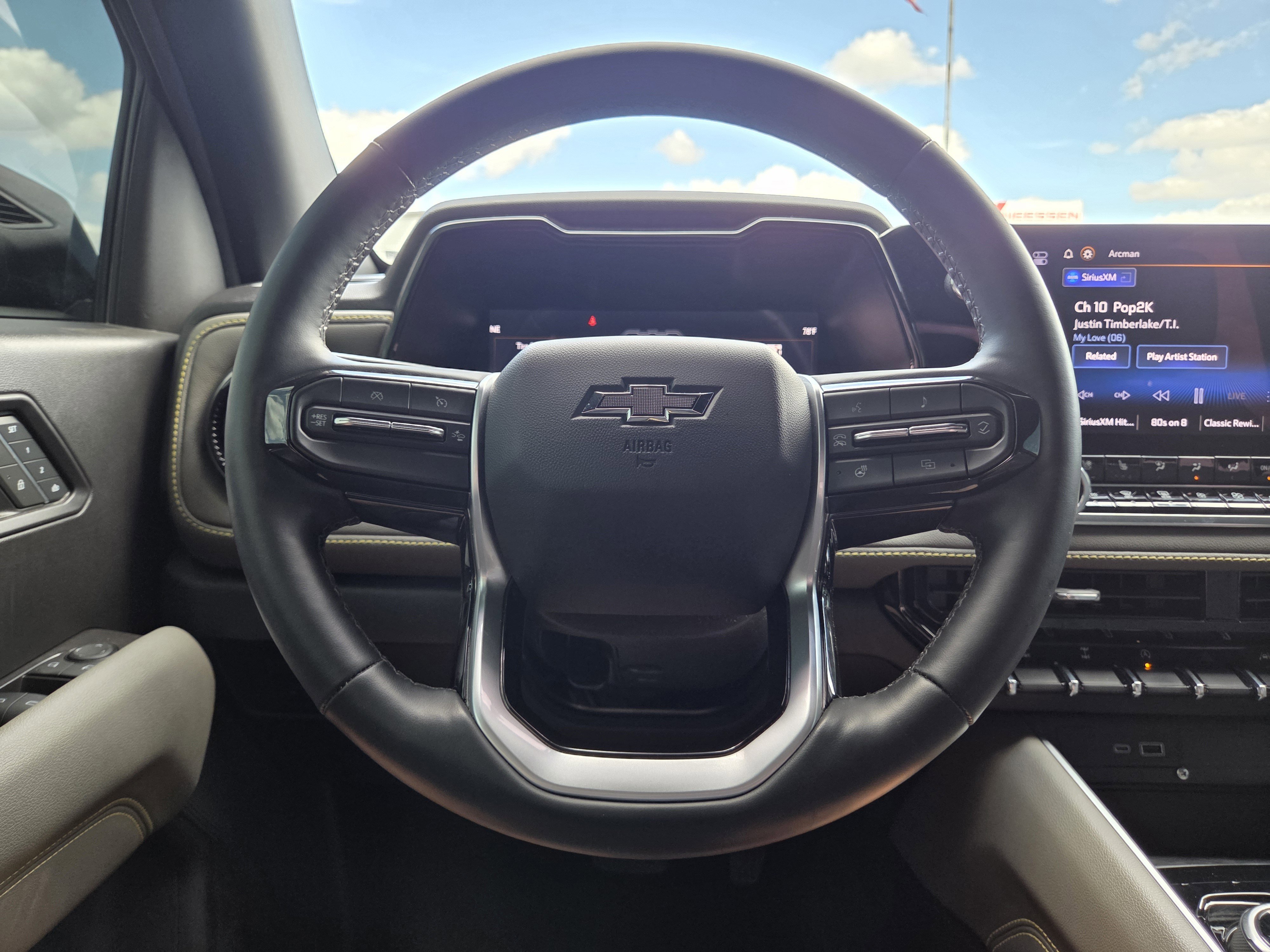 Used 2024 Chevrolet Colorado ZR2 w/ ZR2 Convenience Package III image 41