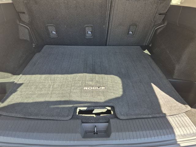 Certified 2025 Nissan Rogue SV FWD image 23