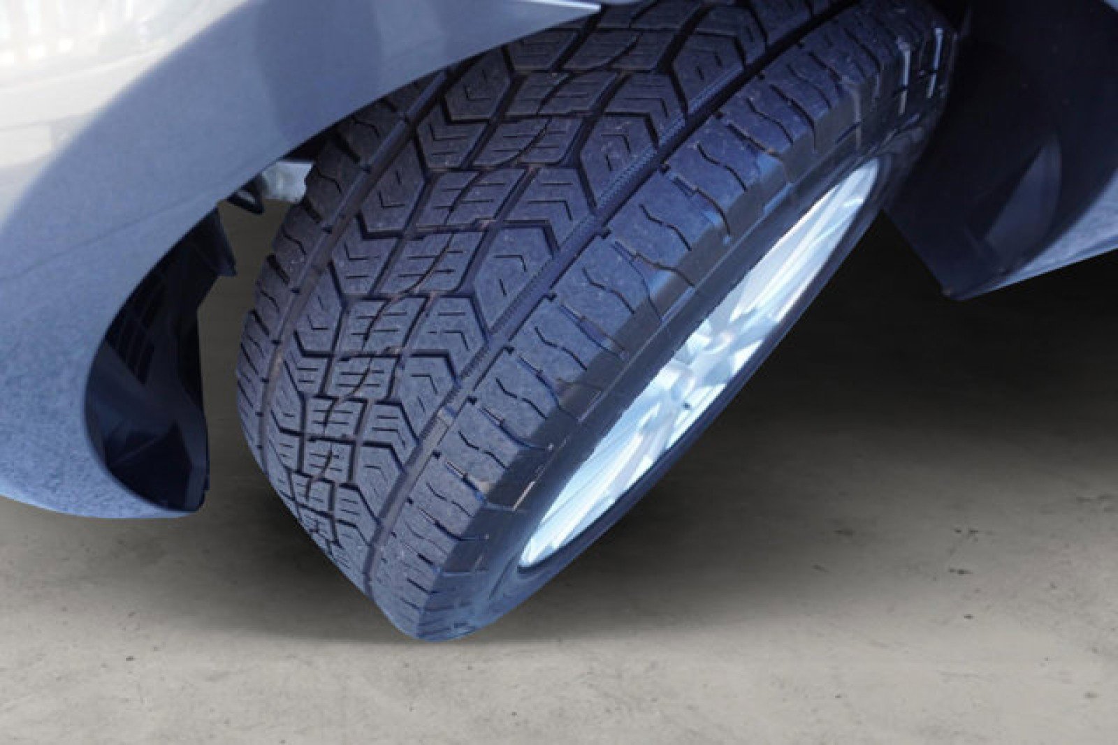 Used 2018 Jaguar F-PACE Prestige image 13