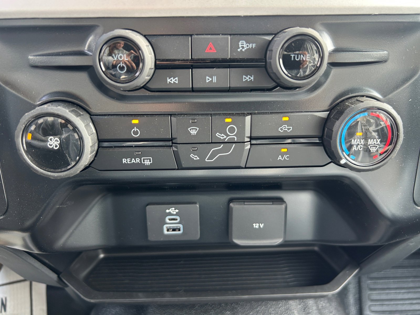 New 2026 Ford F550 4x4 Crew Cab image 14