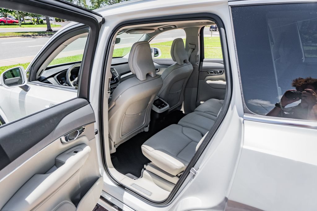Used 2023 Volvo XC90 B5 Core w/ Protection Package Premier AWD/4WD image 37