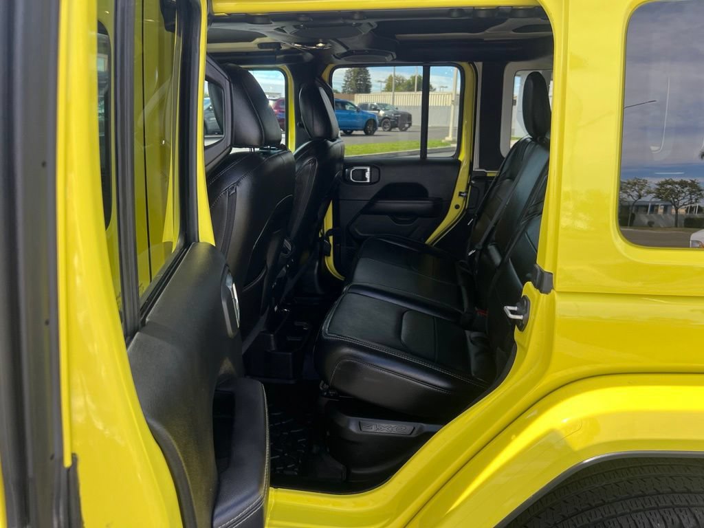 Used 2023 Jeep Wrangler Unlimited Sahara AWD/4WD image 31