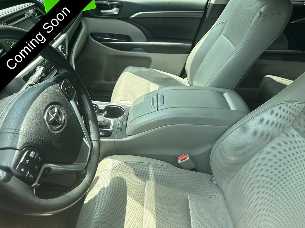 Used 2017 Toyota Highlander Limited Platinum AWD/4WD image 14