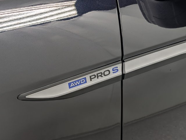 Used 2024 Volkswagen ID.4 Pro S AWD/4WD image 10