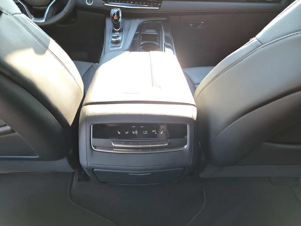 Used 2024 Cadillac Escalade Sport w/ Touring Package AWD/4WD image 31