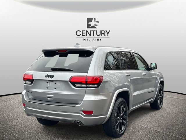 Used 2020 Jeep Grand Cherokee Altitude image 2
