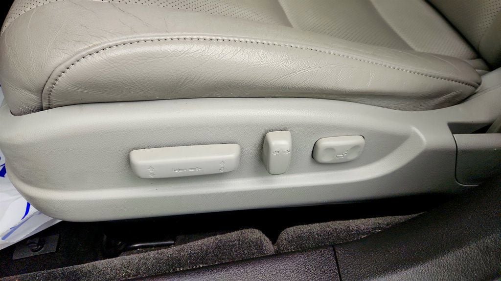 Used 2016 Acura TLX w/ Technology Package FWD image 12