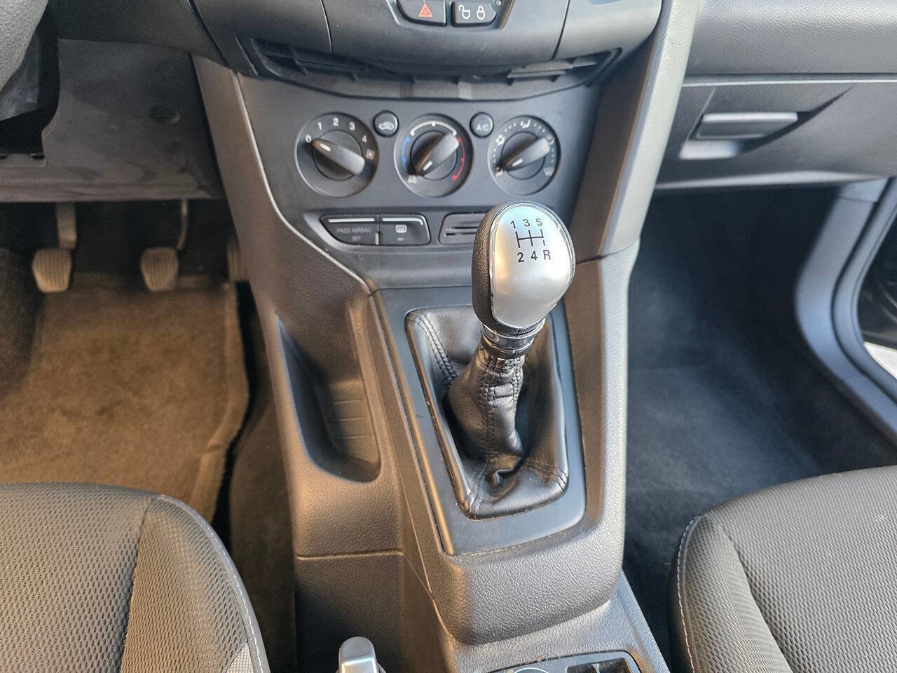 Used 2012 Ford Focus S FWD image 9