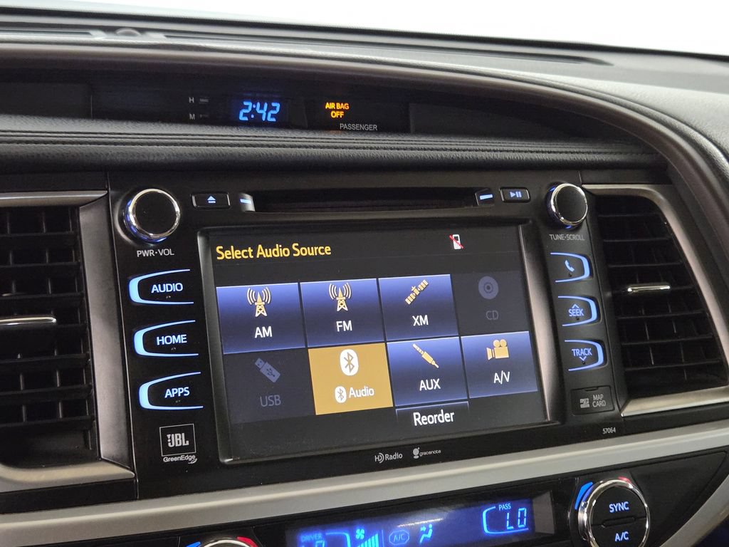 Used 2015 Toyota Highlander Limited AWD/4WD image 23