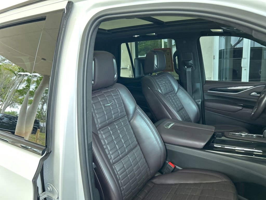 Used 2024 Cadillac Escalade V AWD/4WD image 29