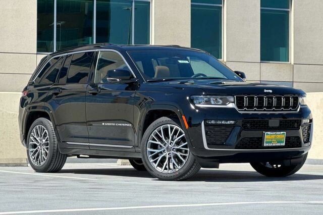 New 2026 Jeep Grand Cherokee Summit AWD/4WD image 2