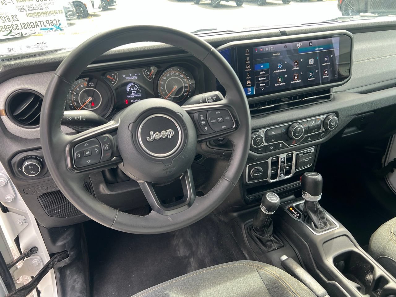 Used 2025 Jeep Gladiator Sport AWD/4WD image 13