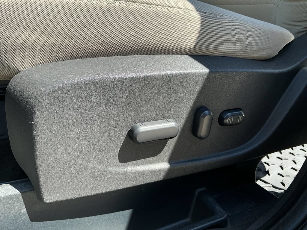 Used 2017 Ford Escape SE AWD/4WD image 29