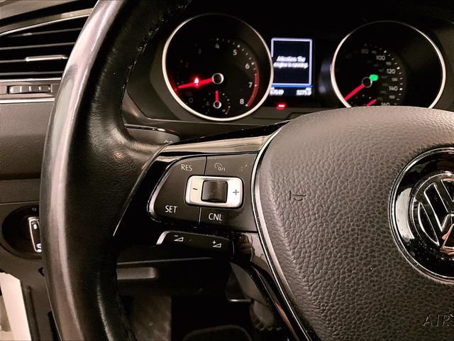 Used 2018 Volkswagen Tiguan SEL FWD image 17