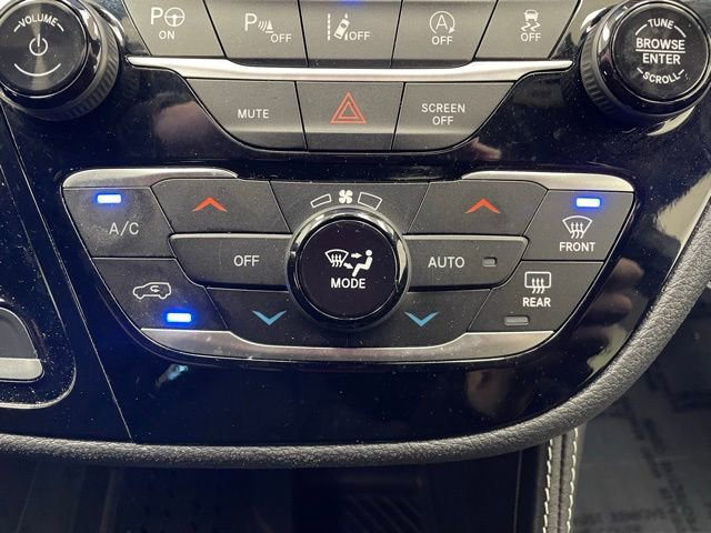 Used 2025 Chrysler Pacifica Limited image 7