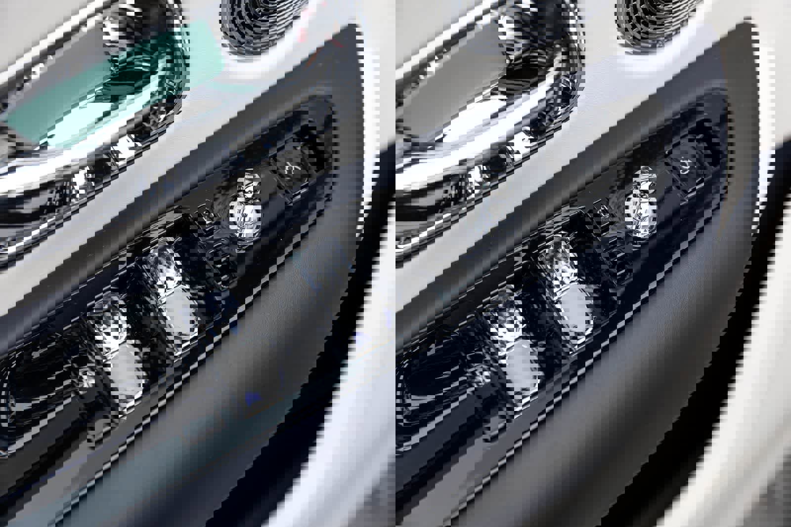 Used 2023 Rolls-Royce Cullinan w/ Cullinan Package image 29