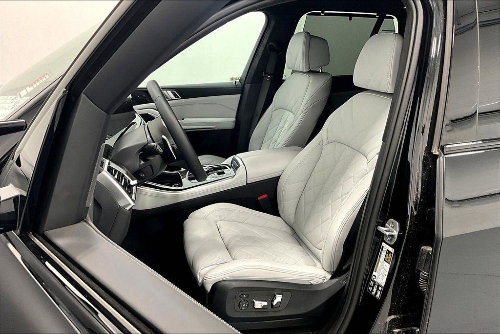 New 2025 BMW X5 M60i image 19