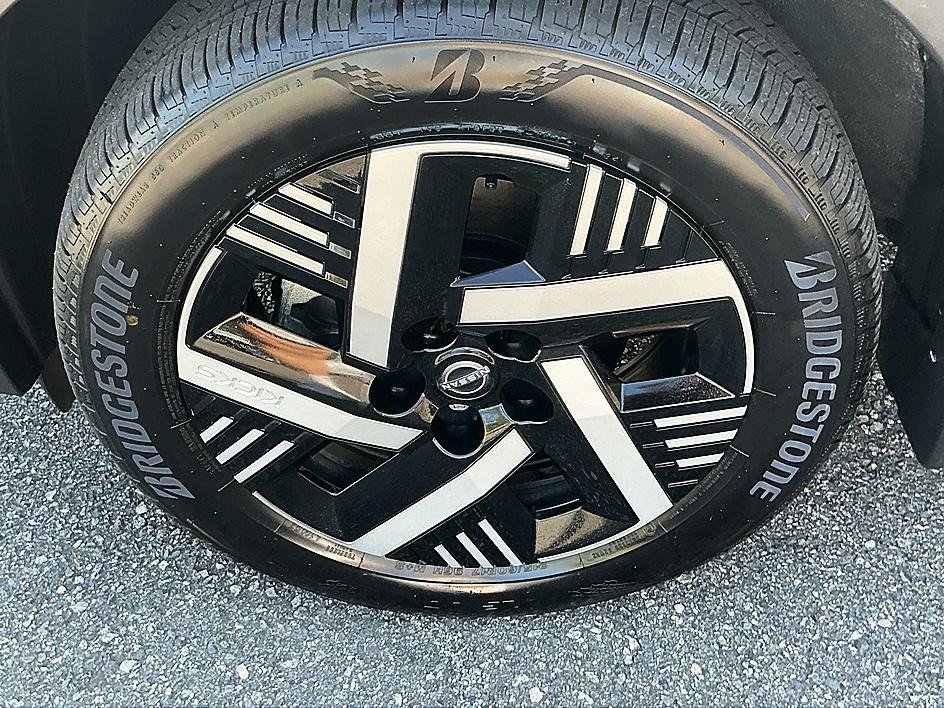 Certified 2026 Nissan Kicks SV FWD image 10