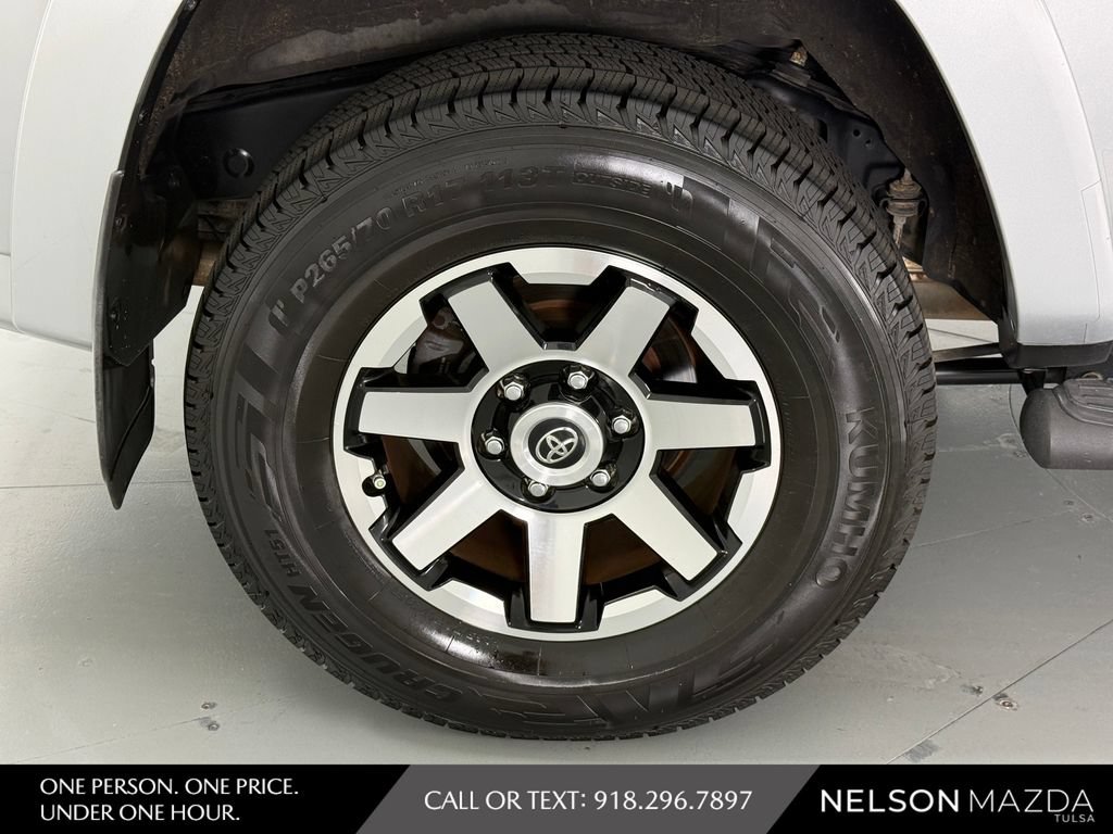 Used 2018 Toyota 4Runner TRD Off-Road AWD/4WD image 11