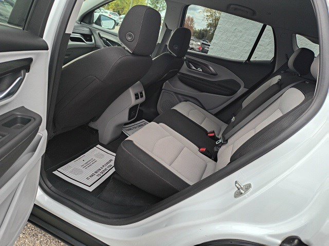 Used 2023 GMC Terrain SLE w/ Driver Convenience Package image 13