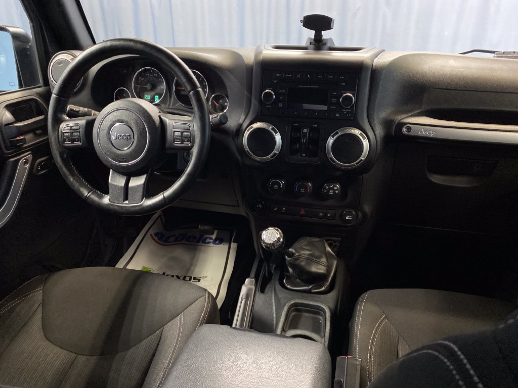 Certified 2017 Jeep Wrangler Unlimited Sahara w/ Connectivity Group AWD/4WD image 35