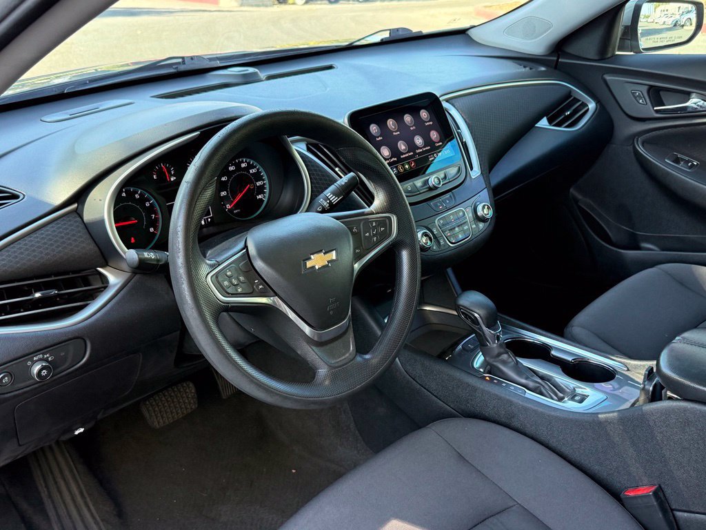 Used 2022 Chevrolet Malibu LT FWD image 18