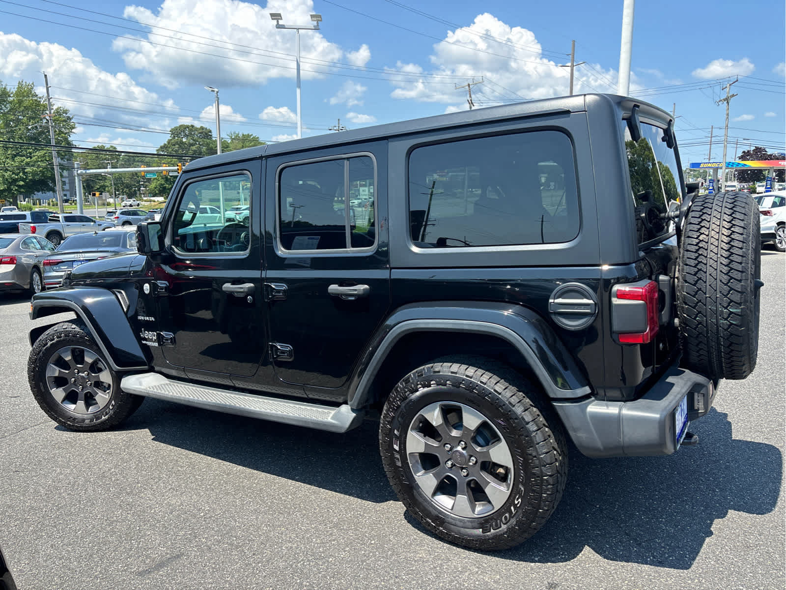 Used 2018 Jeep Wrangler Unlimited Sahara AWD/4WD image 7