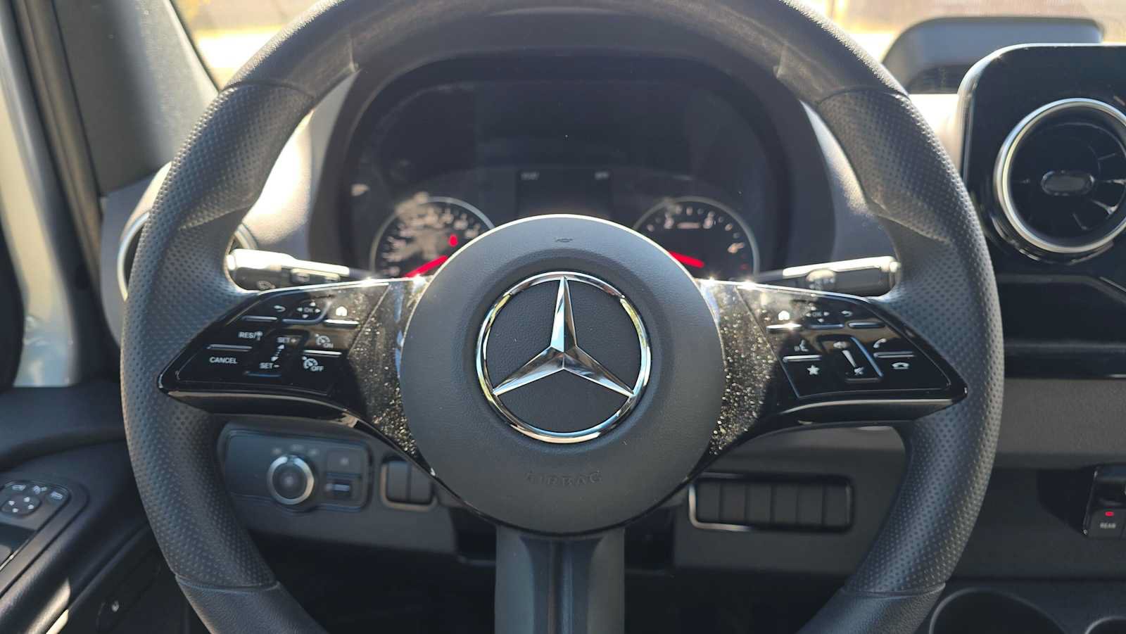 Used 2025 Mercedes-Benz Sprinter 2500 image 27