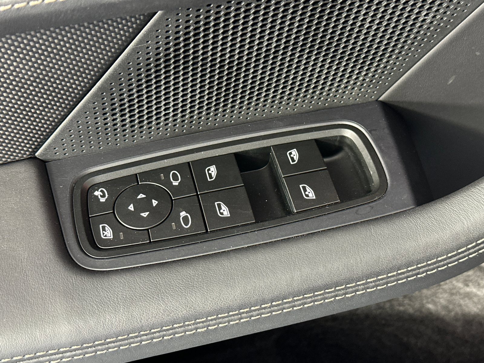 Used 2025 Porsche Taycan Turbo S image 13