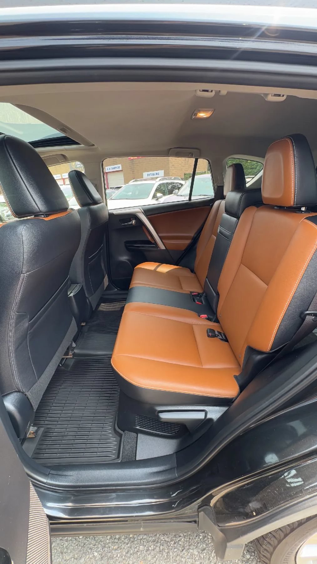 Used 2018 Toyota RAV4 Limited AWD/4WD image 15