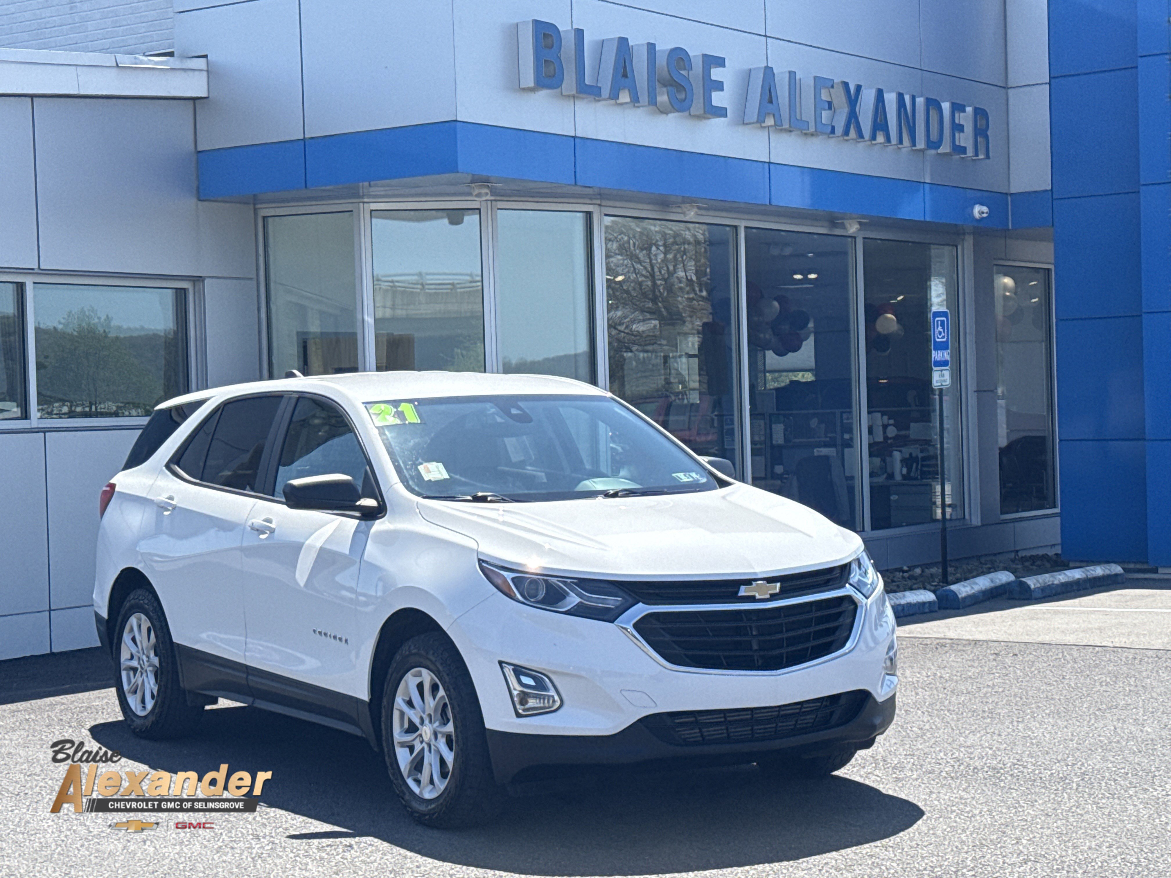 Used 2021 Chevrolet Equinox LS w/ LS Convenience Package AWD/4WD image 1