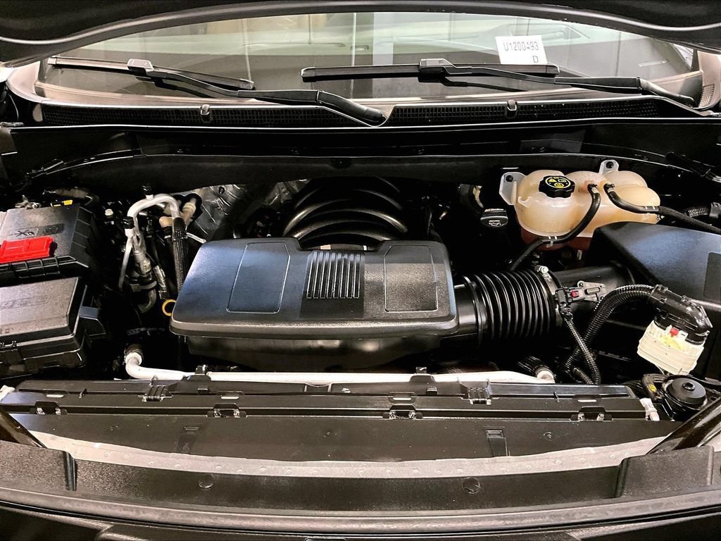 Used 2023 Cadillac Escalade Sport w/ LPO, ONYX Package AWD/4WD image 31