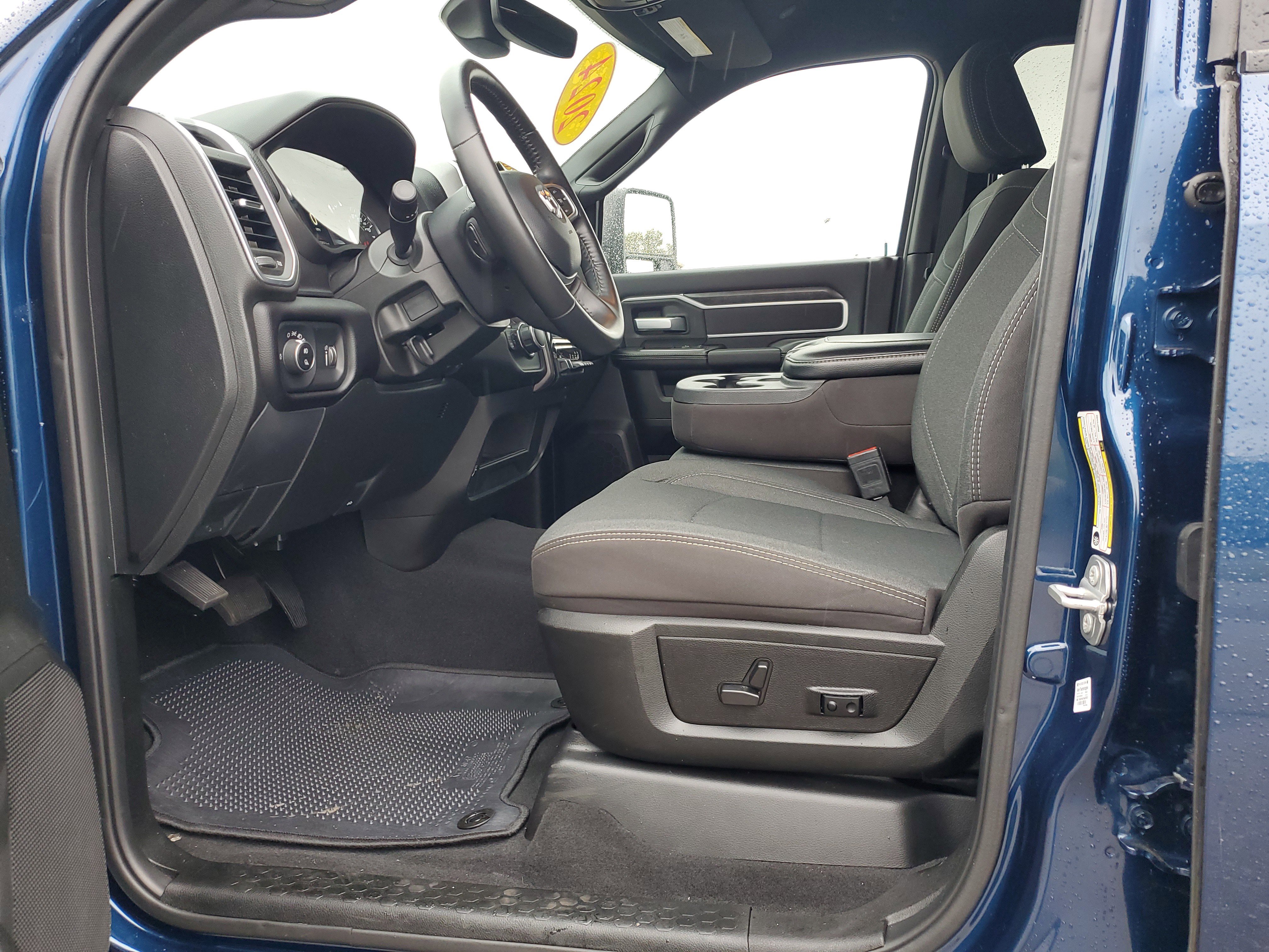 Used 2024 RAM 2500 Big Horn w/ Sport Appearance Package image 8