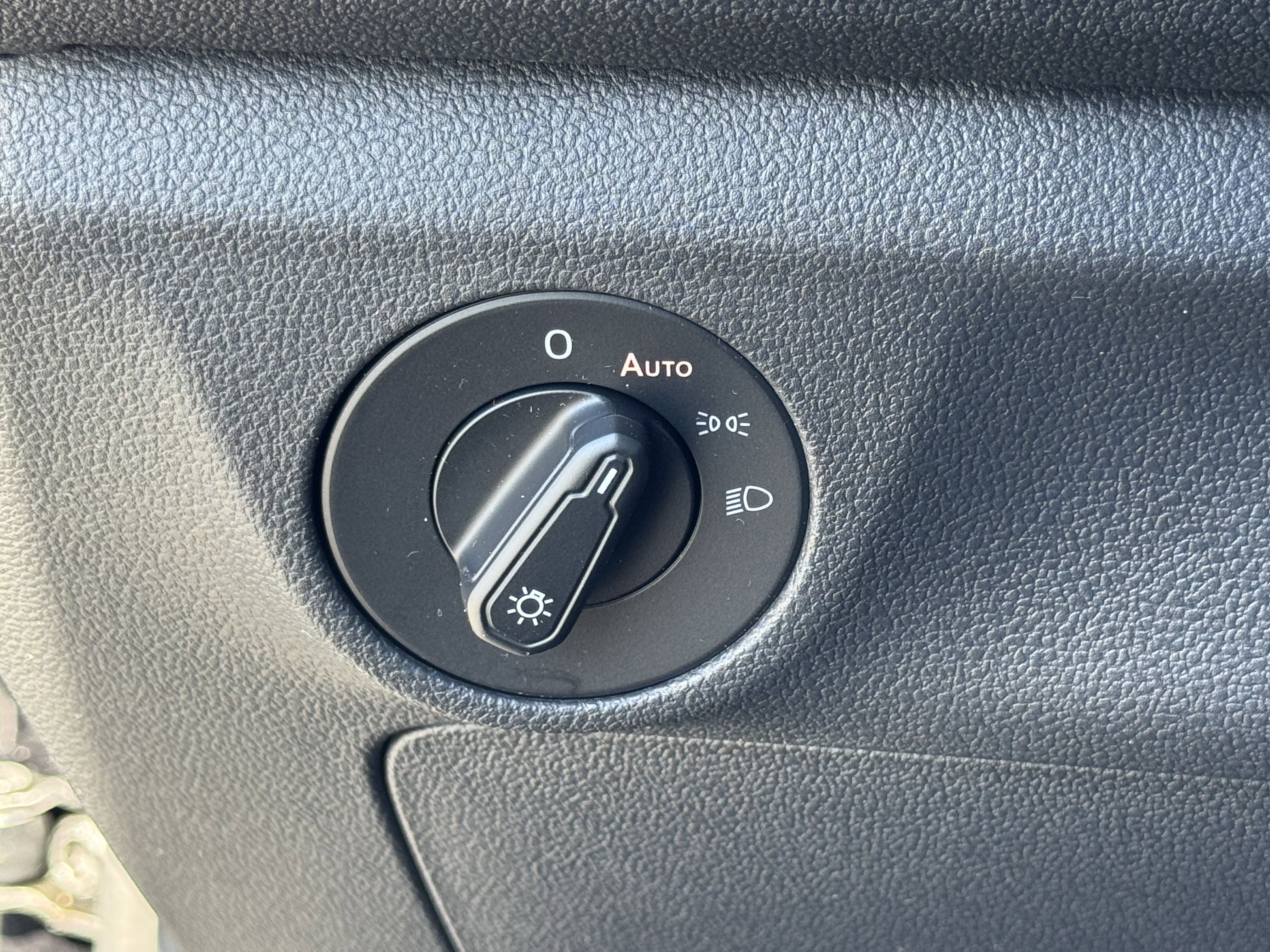 Used 2020 Volkswagen Jetta S w/ Driver Assistance Package image 29