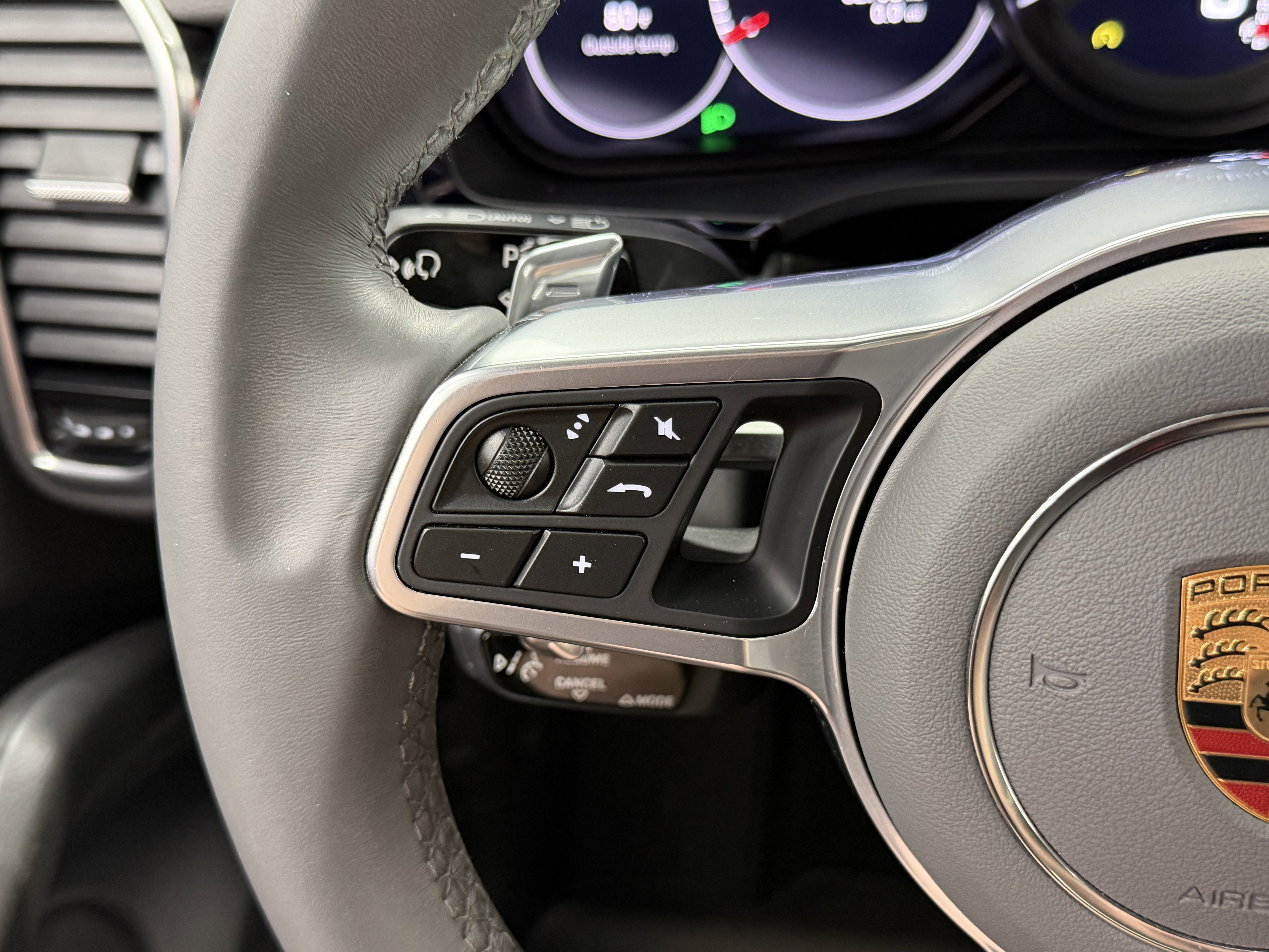 Certified 2023 Porsche Cayenne image 47