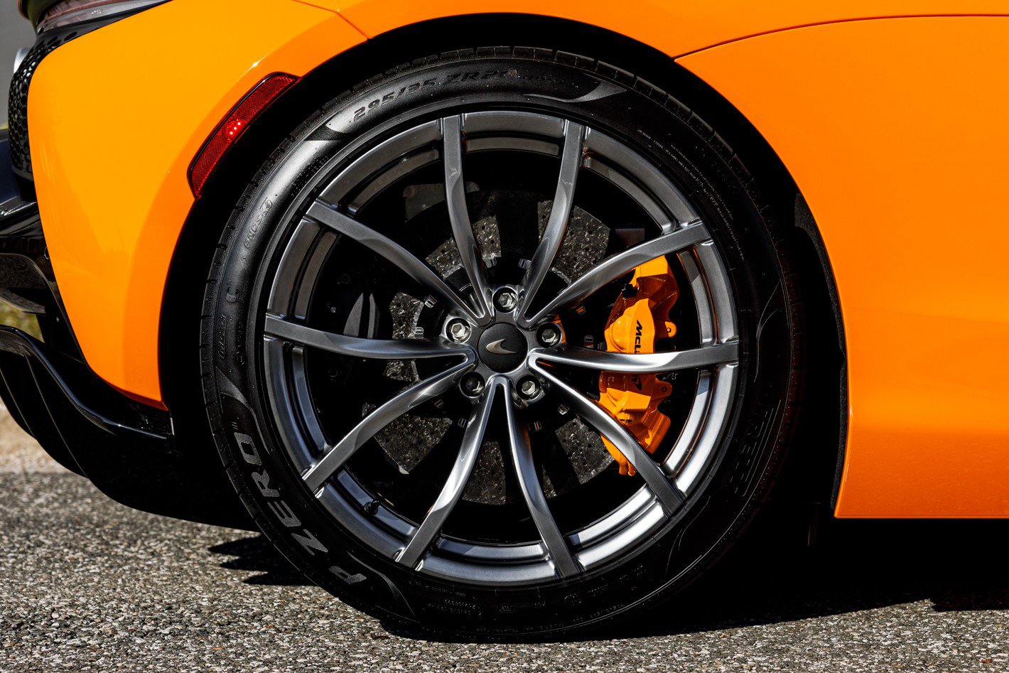 Used 2025 McLaren Artura image 7