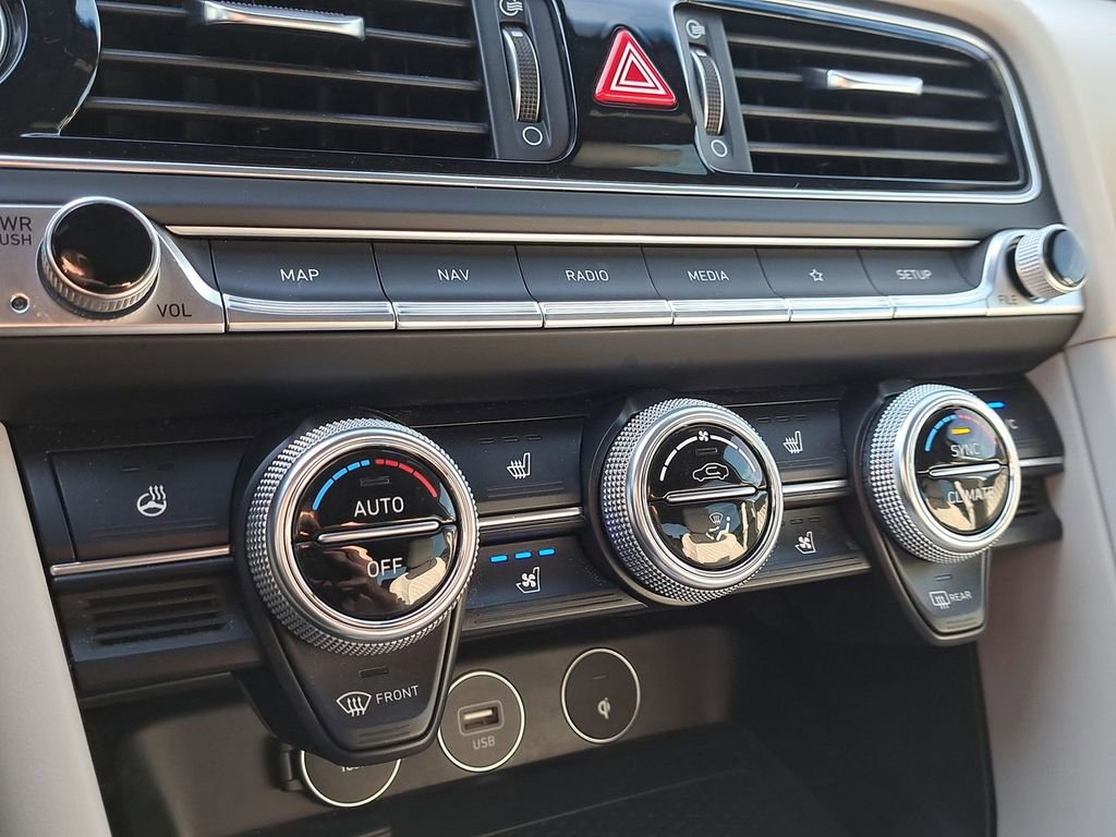 Used 2022 Genesis G70 3.3T image 25