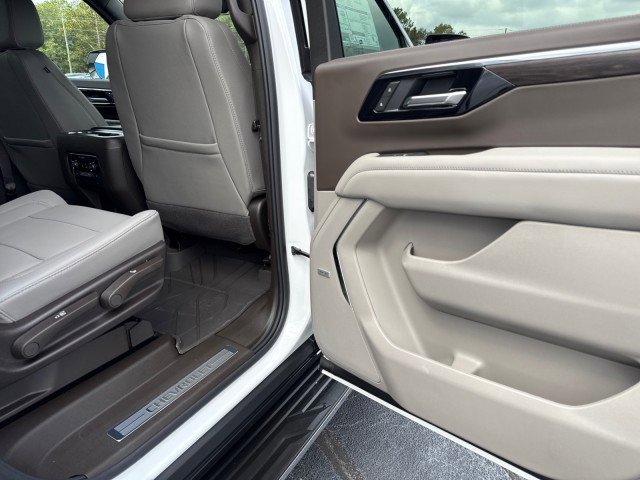 New 2026 Chevrolet Suburban LT w/ Comfort Package image 19