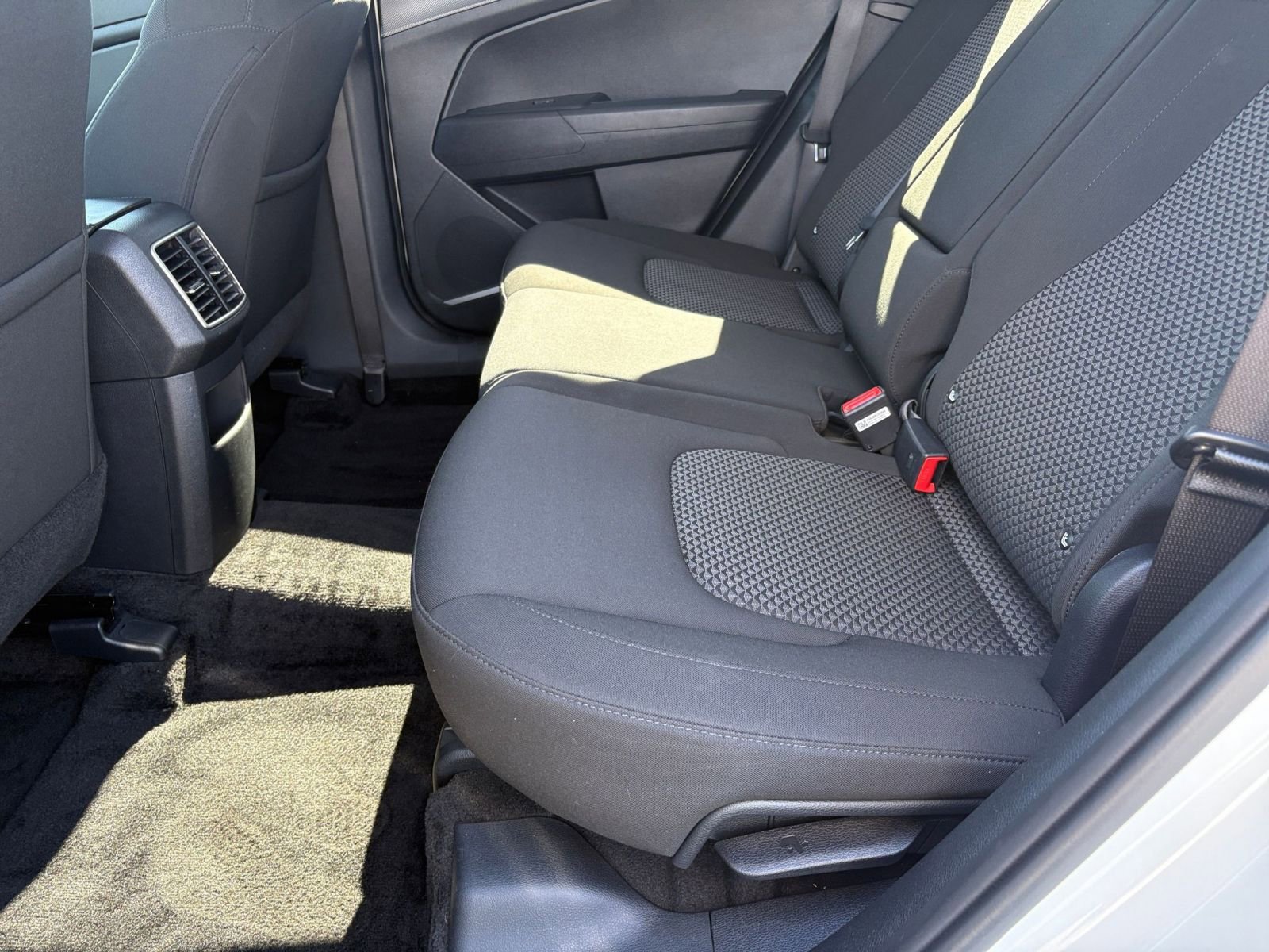 Used 2025 Kia Sportage LX image 24