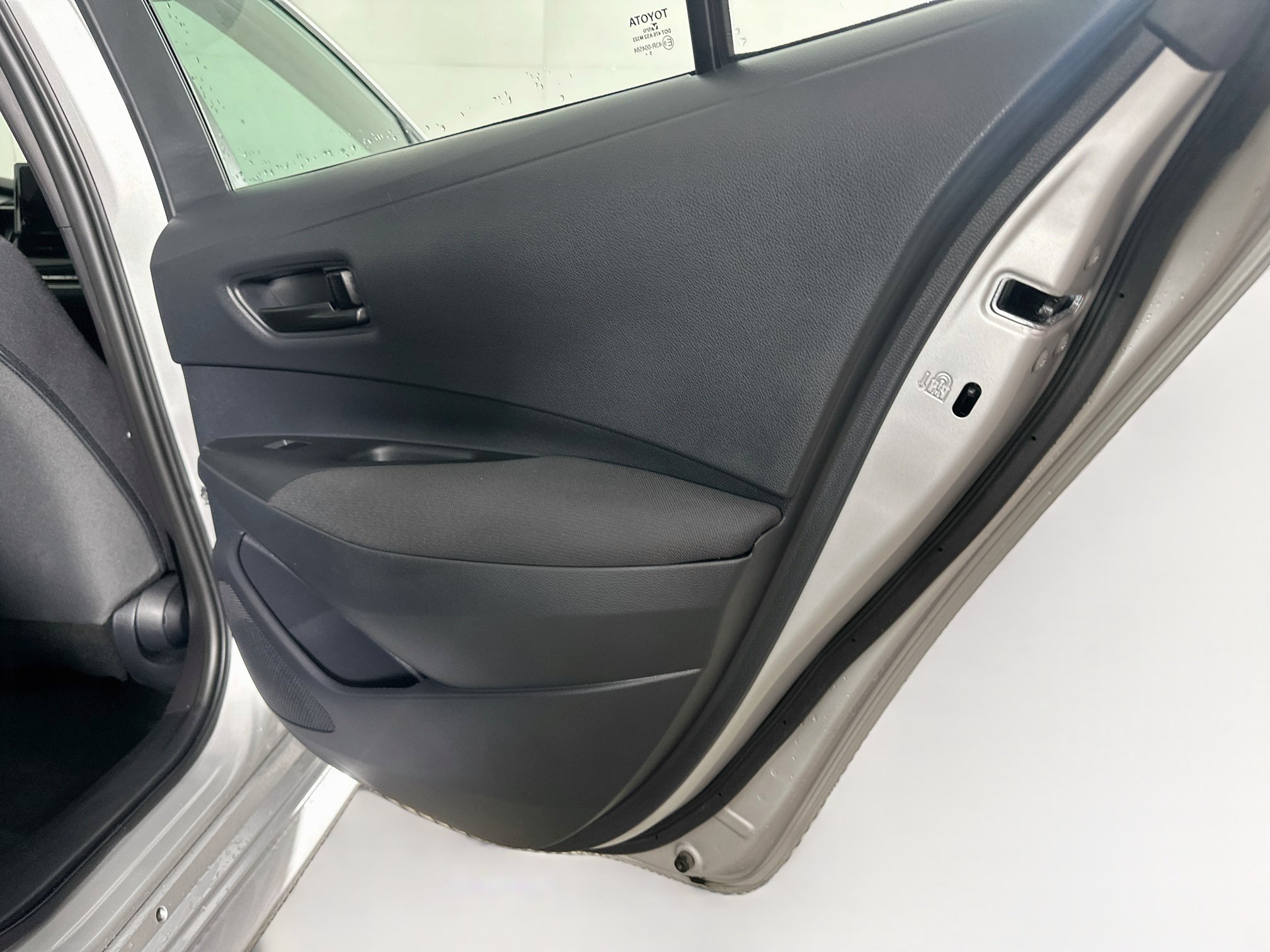 Used 2026 Toyota Corolla LE FWD image 28