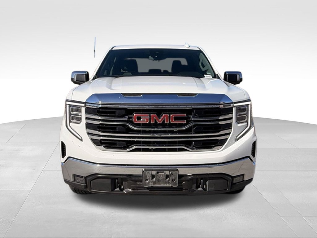 Used 2025 GMC Sierra 1500 SLT RWD image 4