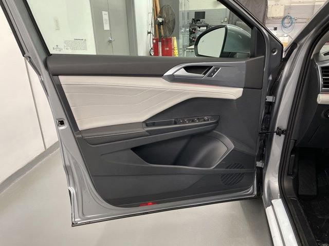 New 2026 Volkswagen Taos SEL AWD/4WD image 26