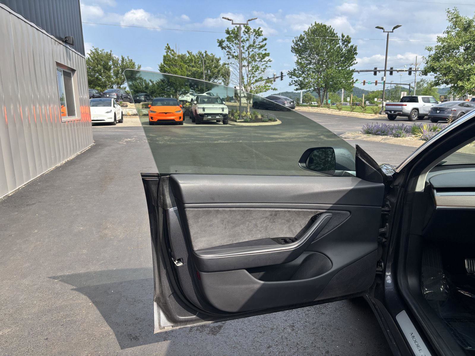 Used 2018 Tesla Model 3 Long Range RWD image 13