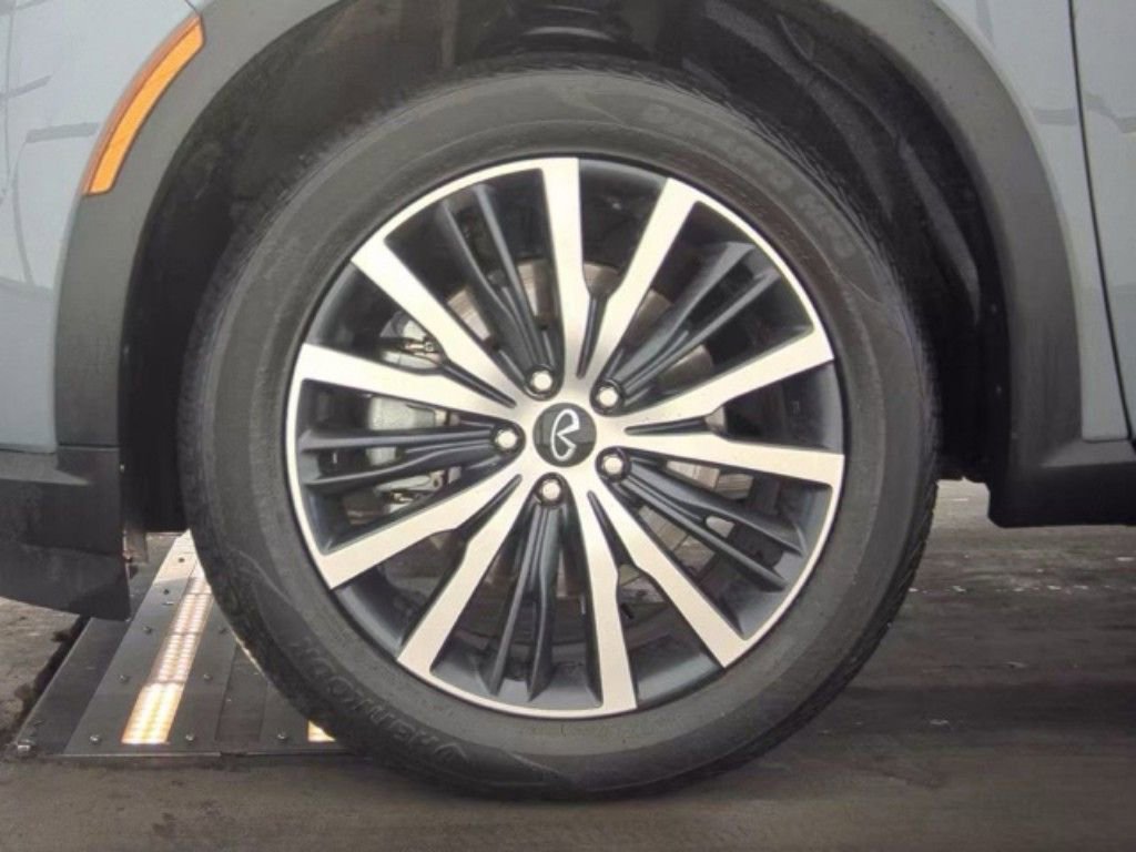 Used 2025 INFINITI QX60 Sensory w/ Vision Package AWD/4WD image 23