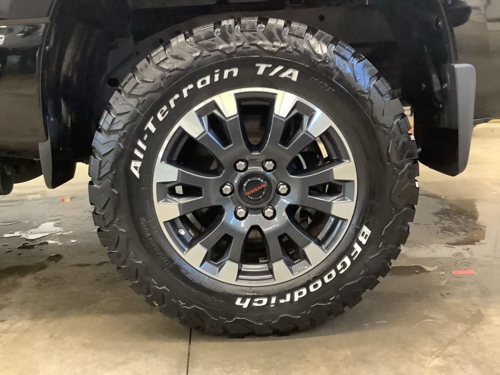 Used 2022 Nissan Titan SV AWD/4WD image 18