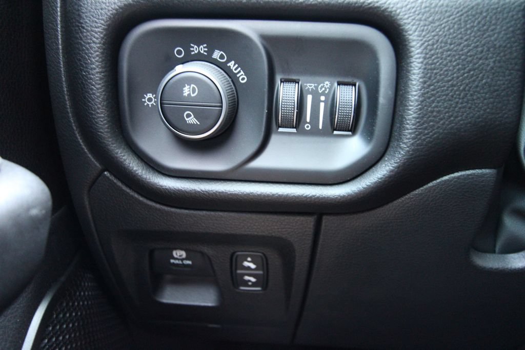 Used 2025 RAM 1500 Big Horn AWD/4WD image 21