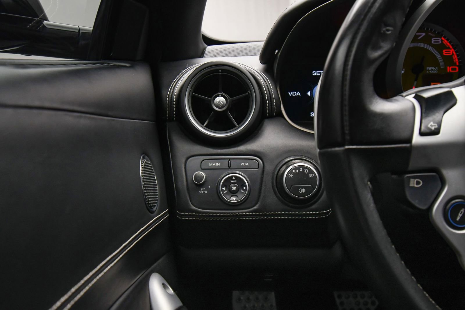 Used 2015 Ferrari FF image 38