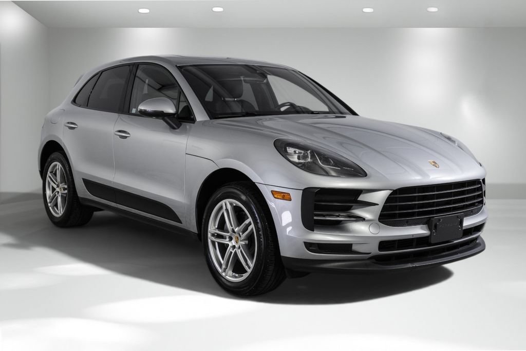 Used 2019 Porsche Macan w/ Premium Package AWD/4WD image 8