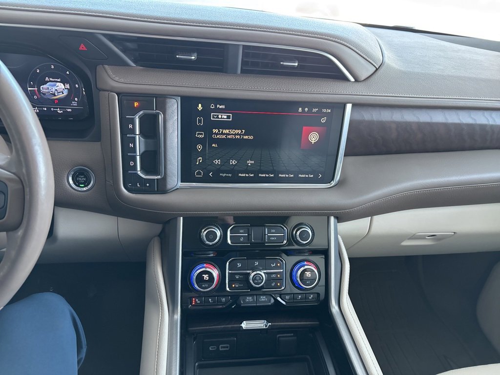 Used 2023 GMC Yukon XL Denali w/ Advanced Technology Package image 16