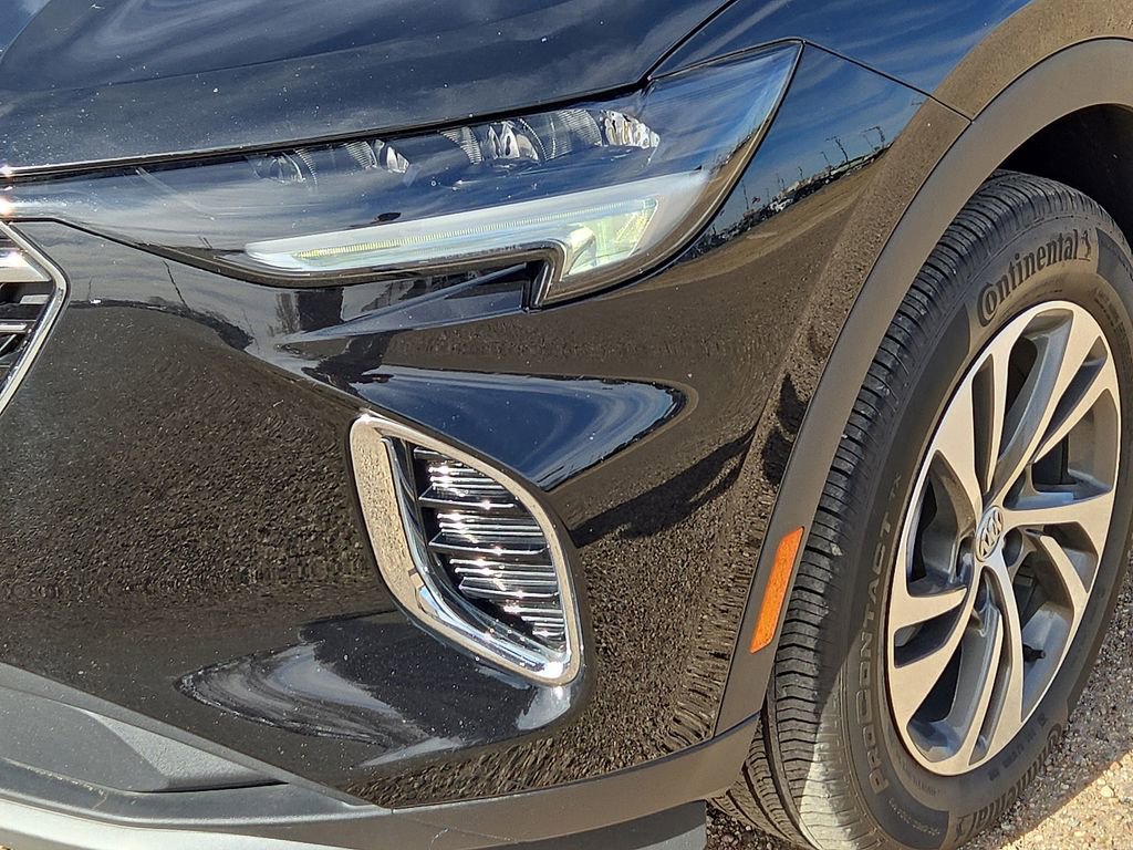 Used 2023 Buick Envision Essence image 9